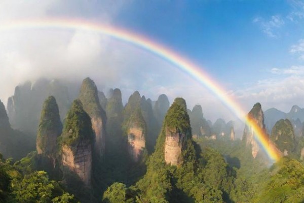 獅子座女人出軌的背后：尋求關(guān)注與自我價值的迷失